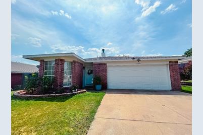 10221 Sunset View Drive, Fort Worth, TX 76108 - Photo 1