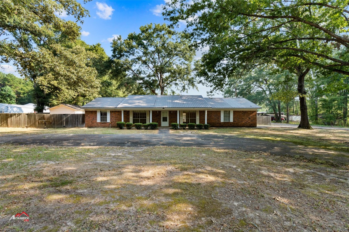 240 McDowell, Doyline, LA 71023 - MLS 20417118 - Coldwell Banker