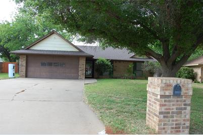 1414 Green Street, Graham, TX 76450 - Photo 1