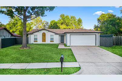 2605 Fallcreek Street, Arlington, TX 76014 - Photo 1