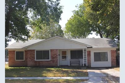 1925 Tennyson Circle, Garland, TX 75040 - Photo 1