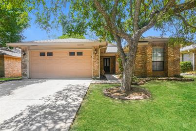 2206 Mediterranean Avenue, Arlington, TX 76011 - Photo 1