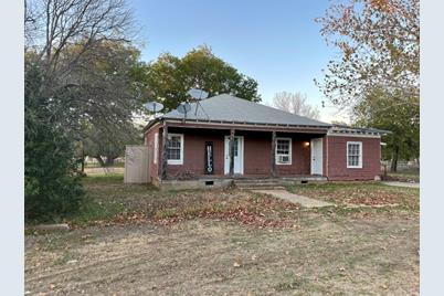 220 Housley, Strawn, TX 76475 - Photo 1
