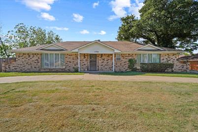 1700 Northcrest Drive, Arlington, TX 76012 - Photo 1