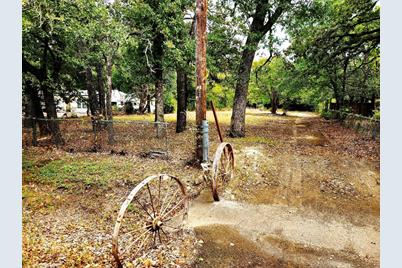 3900 Wood Oak Drive, Balch Springs, TX 75180 - Photo 1