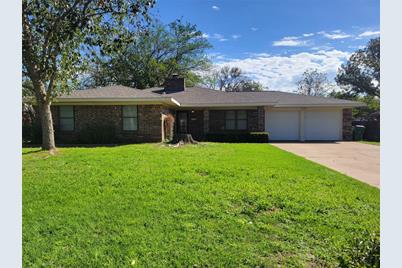 1603 Hillcrest Drive, Graham, TX 76450 - Photo 1