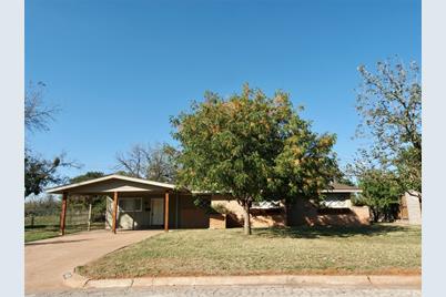 1425 Rolling Hills Drive, Graham, TX 76450 - Photo 1