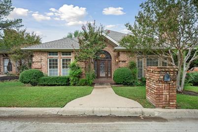 2306 Pheasant Trail, Arlington, TX 76016 - Photo 1