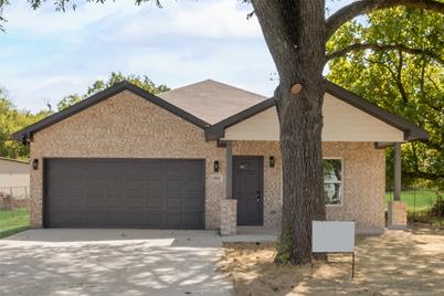 404 E Santa Fe Street, Farmersville, TX 75442 - Photo 1