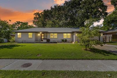 9417 Green Terrace Drive, Dallas, TX 75220 - Photo 1