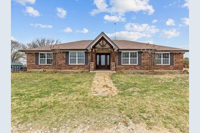 1081 Southridge Drive, Mineral Wells, TX 76067 - Photo 1