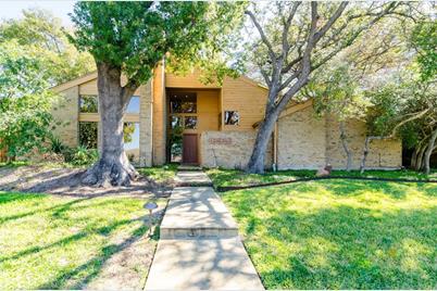 16910 Hunters Point Drive, Dallas, TX 75248 - Photo 1