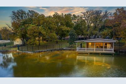 2320 Lakewood Court, Granbury, TX 76049 - Photo 1