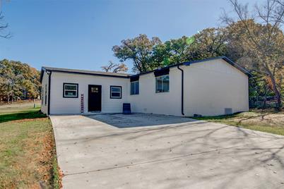 121 Kiowa Drive W, Lake Kiowa, TX 76240 - Photo 1