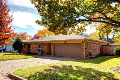 1304 Midbury Court, Arlington, TX 76015 - Photo 1