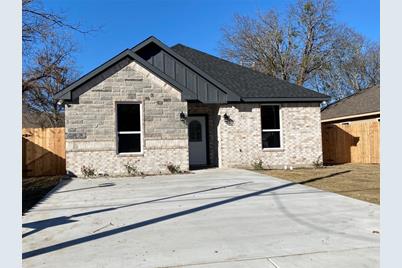 503 Robbins Street, Cleburne, TX 76031 - Photo 1