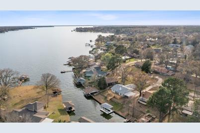 207 Lake Front Drive, Mabank, TX 75156 - Photo 1