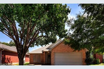 4268 Maryanne Place, Haltom City, TX 76137 - Photo 1