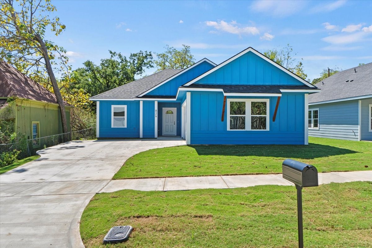 826 W Coffin St, Denison, TX 75020 - MLS 20520875 - Coldwell Banker
