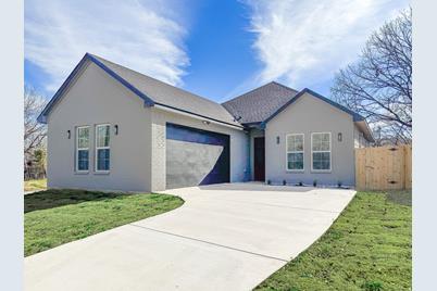 811 W 10th Avenue, Corsicana, TX 75110 - Photo 1