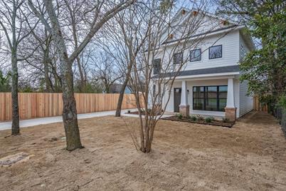 512 E Parks Avenue, Waxahachie, TX 75165 - Photo 1