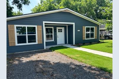 419 Miller Street, Bowie, TX 76230 - Photo 1