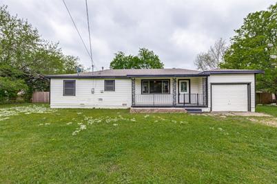 300 Sherman Street, Tioga, TX 76271 - Photo 1