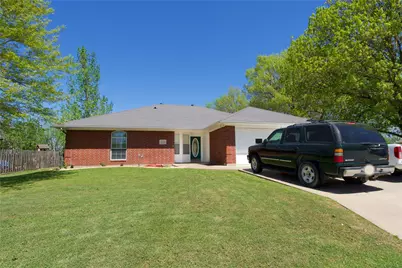 235 E Cross Street, Muenster, TX 76252 - Photo 1