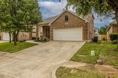 1016 Shortleaf Pine Drive, Arlington, TX 76012 - Photo 1