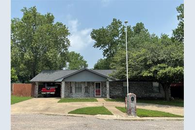 100 Amy Court, Collinsville, TX 76233 - Photo 1