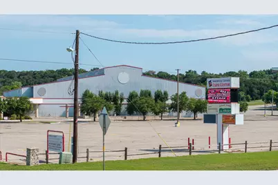 202 E Gibbs Avenue, Glen Rose, TX 76043 - Photo 1