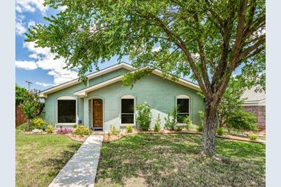 1029 Bellflower Drive, Carrollton, TX 75007 - Photo 1