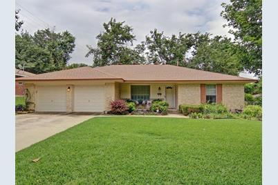 4813 Wheelock Drive, Fort Worth, TX 76133 - Photo 1