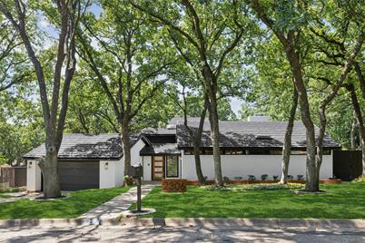2306 Oak Forest Court, Arlington, TX 76012 - Photo 1