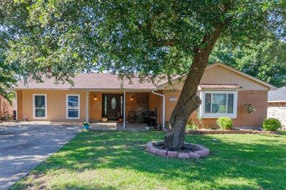 2525 Cardinal Court, Mesquite, TX 75149 - Photo 1