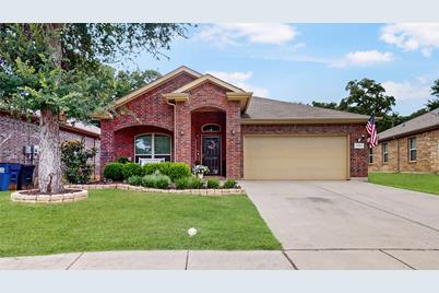 1104 Edgewater Drive, Azle, TX 76020 - Photo 1