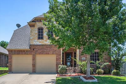 8242 Fox Creek Trail, Dallas, TX 75249 - Photo 1