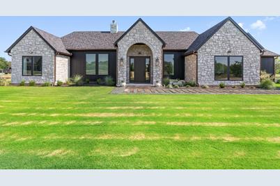 805 Vest Lane, Pilot Point, TX 76258 - Photo 1