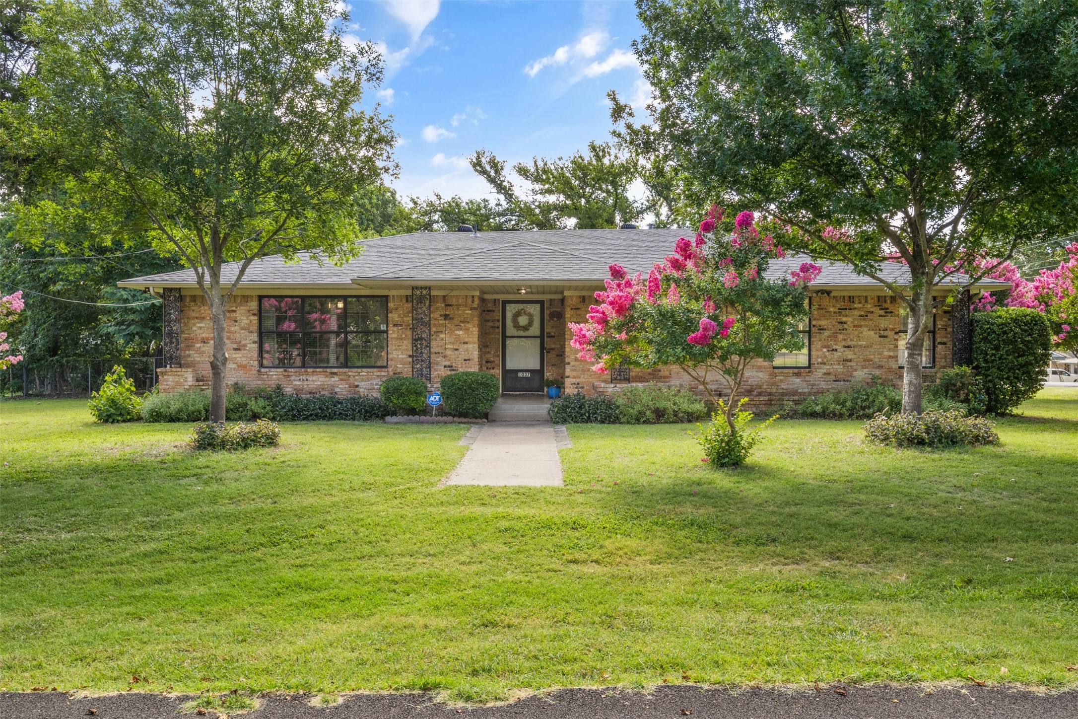 1037 Cedar Trail Dr, Cedar Hill, TX 75104 - MLS 20654577 - Coldwell Banker