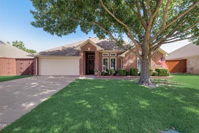 1004 Pegasus Drive, Arlington, TX 76013 - Photo 1