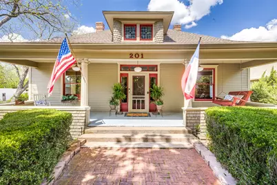 201 Williams Street, Waxahachie, TX 75165 - Photo 1