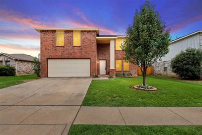 804 Bigfork Drive, Arlington, TX 76001 - Photo 1