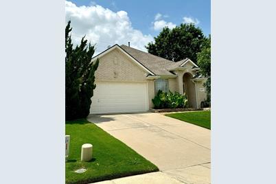 9417 Vista Circle, Irving, TX 75063 - Photo 1
