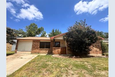 803 Levelland Drive, Arlington, TX 76017 - Photo 1
