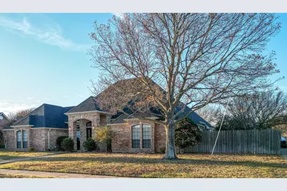 2004 Lakeridge Circle, Ennis, TX 75119 - Photo 1
