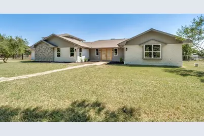 402 Elm Drive, Oak Leaf, TX 75154 - Photo 1