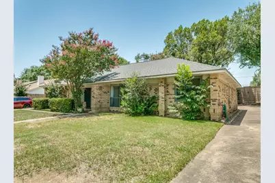 807 Blessing Creek Drive, Euless, TX 76039 - Photo 1