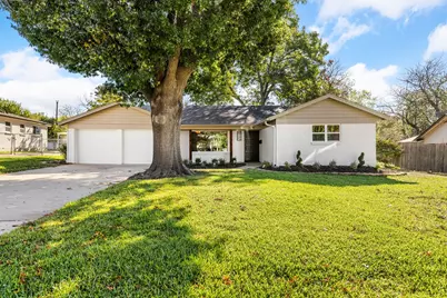 5221 Cockrell Avenue, Fort Worth, TX 76133 - Photo 1