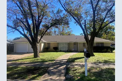 1214 Crestridge Street, Ennis, TX 75119 - Photo 1