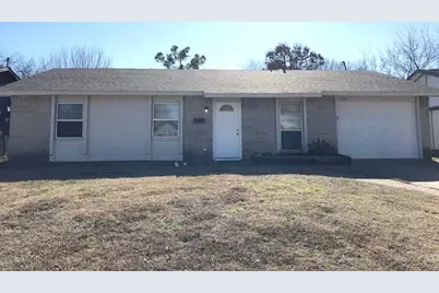 1001 Las Palmas Drive, Grand Prairie, TX 75052 - Photo 1